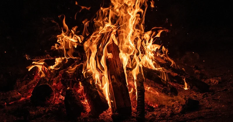 Feux de camp et déchets : règles impératives
